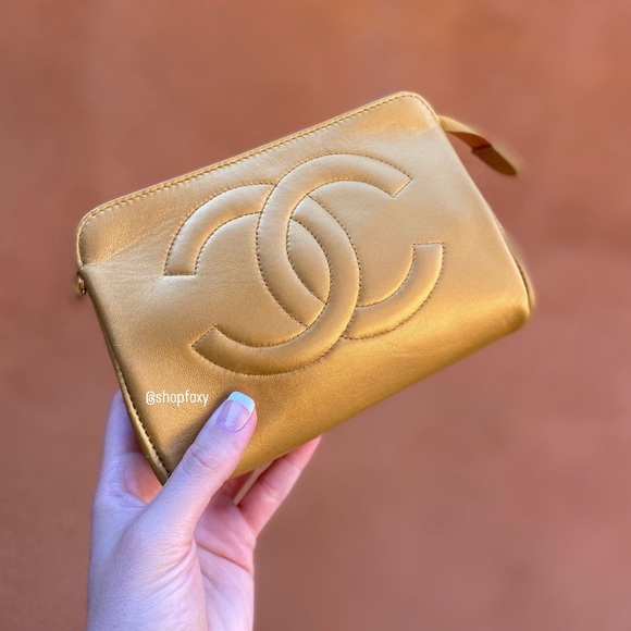 SOLD Chanel Gold Lambskin Timeless CC Cosmetic Pouch - Picture 2 of 11